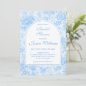 Blue Floral Toile Bruids Douche Uitnodiging (Staand voorkant)