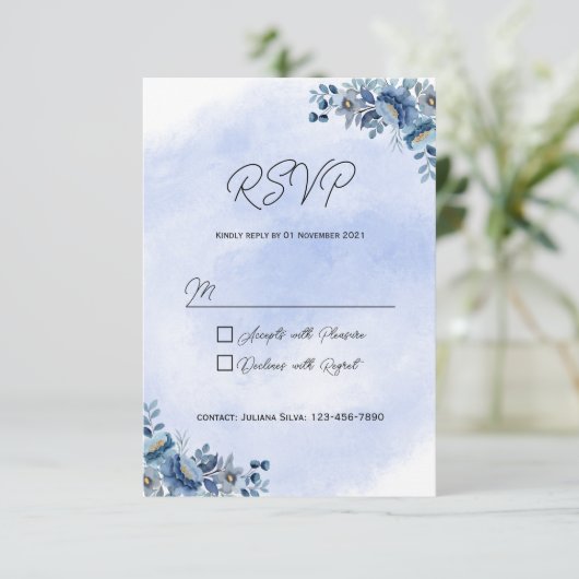 Blue Floral Wedding RSVP Kaarten (Staand voorkant)