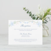 Blue Floral Wreath Receptie Informatiekaartje (Staand voorkant)