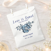 Blue Flower Love is Sweet Wedding Present Bedankzakje (Geknipt)