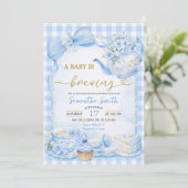 Blue Gingham Baby is Brewing Baby Shower Kaart (Staand voorkant)