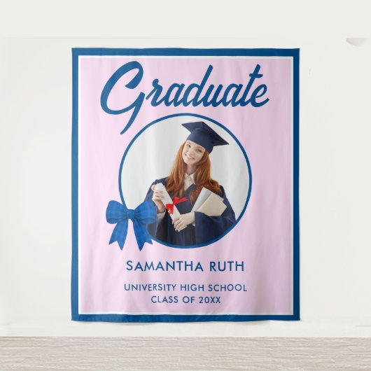 Blue Gingham Bow Photo Graduation Backdrop Wandkleed (Voorkant)