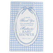Blue Gingham Coquette Bow Baby Shower Favors Medium Cadeauzakje (Achterkant)
