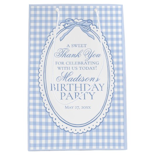 Blue Gingham Coquette Bow Birthday Party Favors Medium Cadeauzakje (Voorkant)