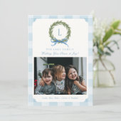Blue Gingham Foto Kerst Kaarten Monogram Krans (Staand voorkant)