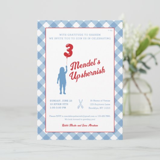 Blue Gingham met Red Balloon Upsherin Foto Kaart (Staand voorkant)