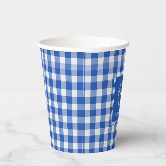 Blue Gingham Monogram Crest Custom Papieren Bekers (Rechts)