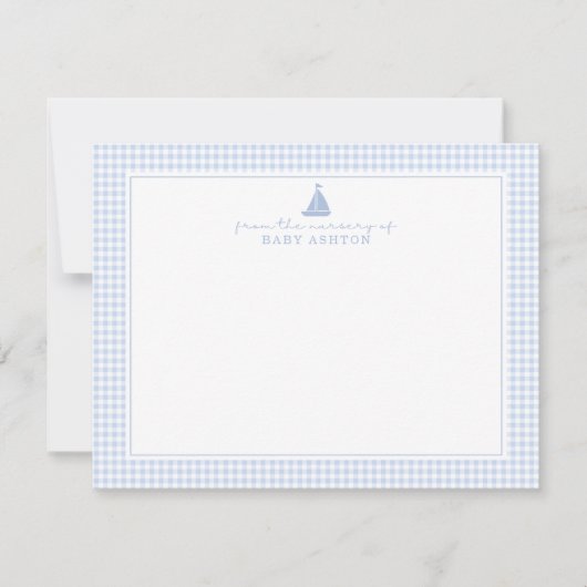 Blue Gingham Sailboat Nursery Note Card Aankondiging (Voorkant)
