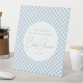 Blue gingham schattig eenvoudig gepersonaliseerd b reclamebord met voetstuk (Insitu)