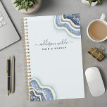 Blue Glitter Agate Geode Luxe Business Planner<br><div class="desc">Verhoog uw professionele stijl met deze blauwe glitter agaat geode luxe gepersonaliseerde business planner. Deze planner is ideaal voor vrouwen die elegante en luxueuze design waarderen en combineert het natuurschoon van agaatgeodes met de handige functionaliteit. De sprankelende blauwe glitteraccenten en het verfijnde geodpatroon voegen een vleugje glamour toe aan uw...</div>