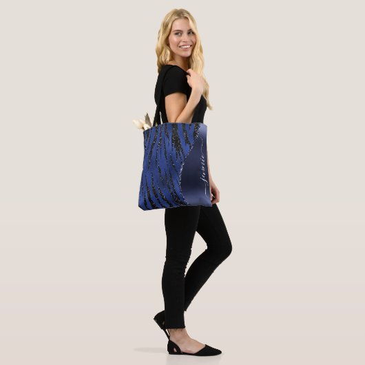 Blue Glitter Animal Print Glam Wave gepersonalisee Tote Bag (Op model)