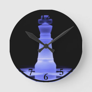 Blue Glowing King Chess Piece Ronde Klok