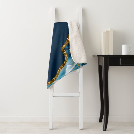 Blue & Gold Agate Geode Glitter Sherpa Deken (In situ)