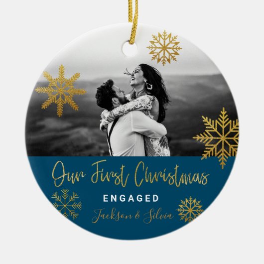 Blue Gold Snowflakes First Kerstmis Engaged Keramisch Ornament (Voorkant)