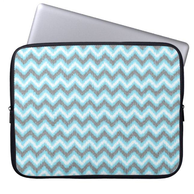 Blue Gray Ikat Chevron Zigzags Laptop Sleeve (Voorkant)