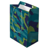Blue Green and Teal Camo Abstract Medium Cadeauzakje (Achterkant Gekanteld)