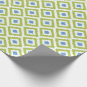 Blue Green Diamonds Ikat Pattern Cadeaupapier (Hoek)