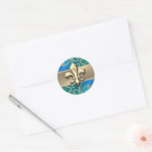 Blue Green en Gold Filigree Swirls Fleur de Lis Ronde Sticker (Envelop)