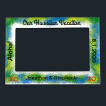 Blue Green Luau Vakantie Magnetische Foto Lijst Magnetisch Lijstje<br><div class="desc">Gepersonaliseerde Luau thema magnetische foto Afbeelding Lijsten met het uiterlijk van blauw en groene lei. Leuke vakantie of huwelijksreis keepsake lijst. Voeg de naam van het paar en de vakantie of huwelijksreis trouwdatum in. Personaliseren voor elke gelegenheid. Getoond op een witte achtergrond met zwart en tekst met de formulering, Onze...</div>