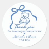 Blue Hand Drawn Doodle Bow & Teddy Boy Baby shower Ronde Sticker (Voorkant)