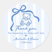 Blue Hand Drawn Doodle Bow & Teddy Boy Baby shower Ronde Sticker (Voorkant)