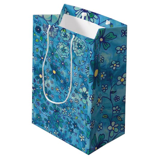 Blue Hand Drawn Floral Waterverf Pattern Medium Cadeauzakje (Achterkant Gekanteld)