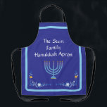 Blue HANUKKAH Menorah Aanpassen Schort<br><div class="desc">Personaliseer Voeg jouw namen toe en pas uw kerstboodschap aan. Ik hou van schilderen en ontwerpen! Ik hoop dat je geniet van mijn kunstwerk.</div>