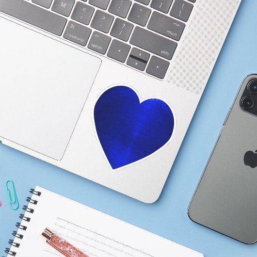Blue Heart Sticker (Laptop met iPhone)