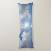 Blue Heaven Clouds + jouw ideeën Lichaamskussen (Achterkant (Verticaal))