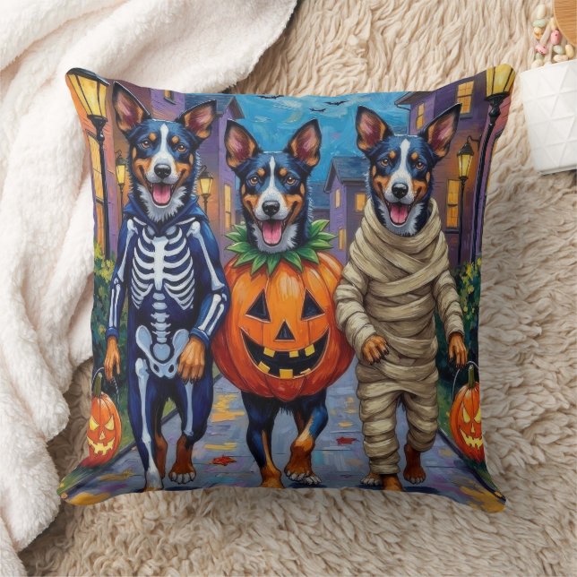 Blue Heeler Dogs Trick-or-Treating in Halloween Co Kussen (Deken)