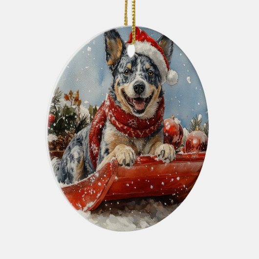 Blue Heeler Hond in Sledge Laat het Sneeuw Kerstmi Keramisch Ornament (Rechts)