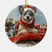 Blue Heeler Hond in Sledge Laat het Sneeuw Kerstmi Keramisch Ornament (Voorkant)