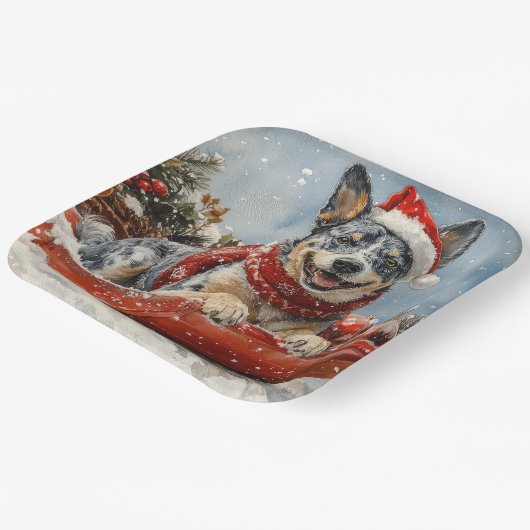 Blue Heeler Hond in Sledge Laat het Sneeuw Kerstmi Papieren Bordje (Gebogen)