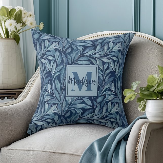 Blue Heritage Monogram Accent Pillow Kussen (Creator heeft geüpload)