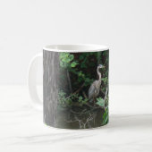 Blue Heron met reflectie op water Koffiemok (Voorkant links)