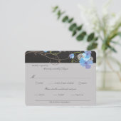 Blue Hibiscus & Swallows Floral Chalkboard Wedding RSVP Kaartje (Staand voorkant)