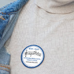 Blue High School Varsity Koor  Ronde Button 5,7 Cm<br><div class="desc">Deze moderne blauwe middelbare school koor knop heeft de student en koraalnaam onder de muzikale staf met treble sleutel en muzieknoten. Personaliseer voor een zanger,  koorleraar of regisseur voor een geweldig afstuderen aandenken cadeau.</div>