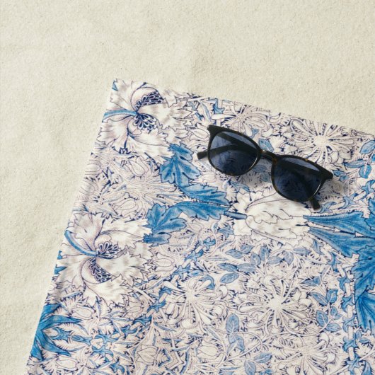 Blue Honeysuckle (van William Morris) Strandlaken (In situ)