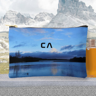Blue Hour Lake Monogram Wanderlust uw foto Etui