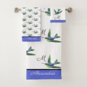 Blue Hummingbird Green waterverf Monogram initiaal Bad Handdoek (Insitu)