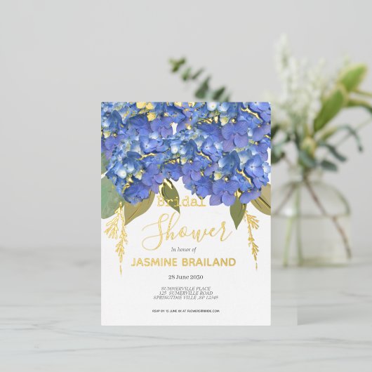 Blue Hydrangea Blooms Gepersonaliseerd Vrijgezelle Folie Uitnodiging Briefkaart (Staand Voorkant)