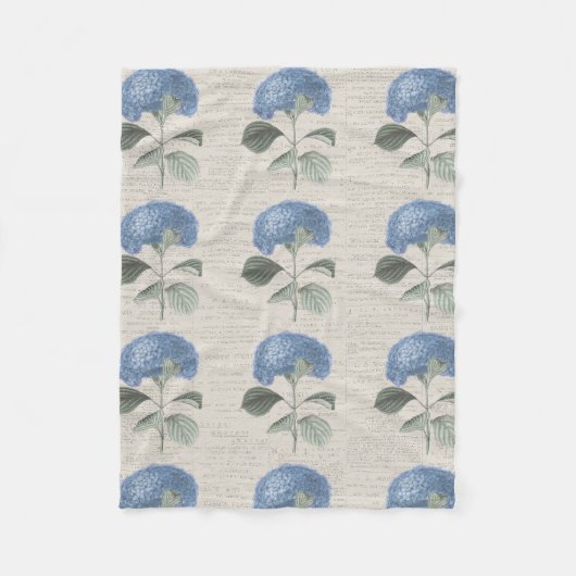 Blue Hydrangea Blossom on Antique Calligraphy Fleece Deken (Voorkant)