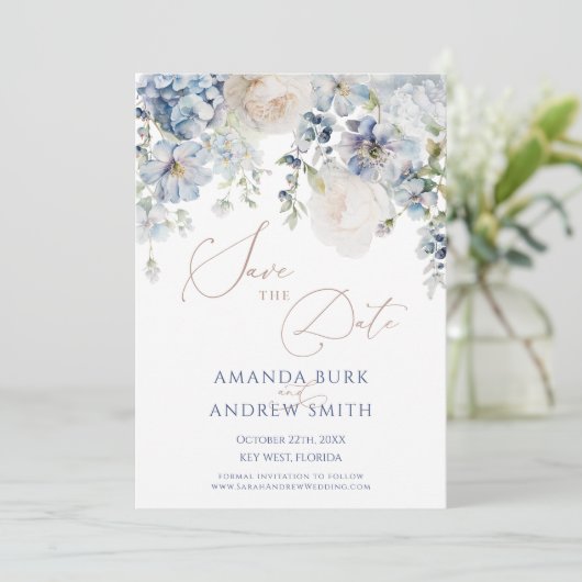 Blue Hydrangea & Blush Rozen Save the Date Kaart (Staand voorkant)