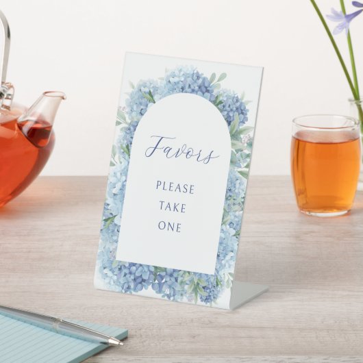 Blue Hydrangea Favors Reclamebord Met Voetstuk (Insitu)