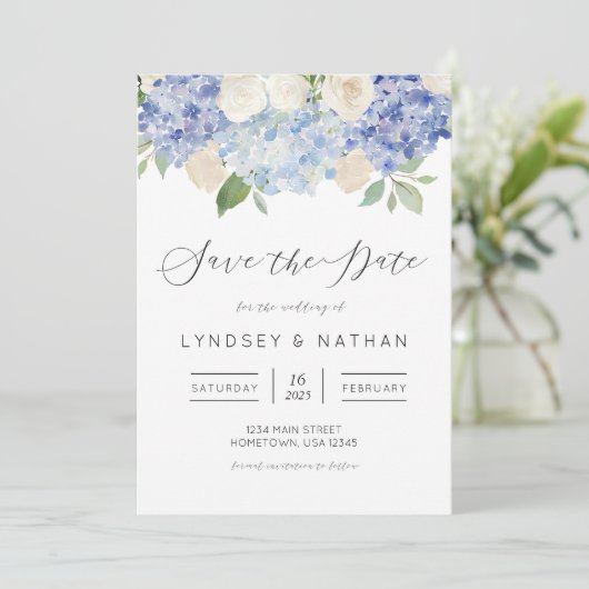 Blue Hydrangea Floral Wedding Save the Date Kaart (Staand voorkant)