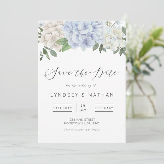 Blue Hydrangea Floral Wedding Save the Date Kaart (Staand voorkant)