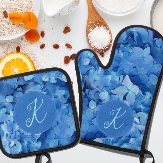 Blue Hydrangea Flowers Monogram Ovenwant & Pannenlap Set