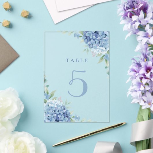 blue hydrangea flowers table 5 acryl uitnodigingen (Insitu (Huwelijk))
