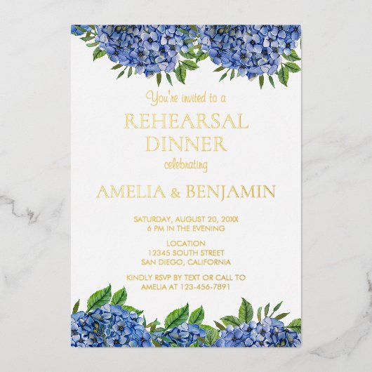 Blue Hydrangea Gold Foil Wedding Rehearsal Dinner Folie Uitnodiging (Voorkant)