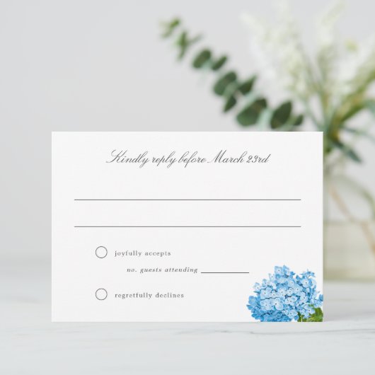 Blue Hydrangea Grand-millennial Wedding RSVP Kaart (Staand voorkant)